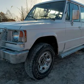 Mitsubishi Pajero 1988