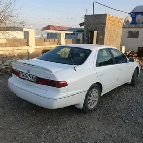 Toyota Camry 2000