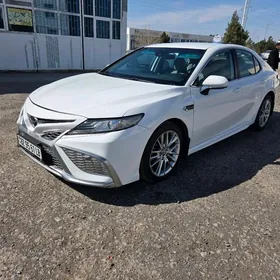 Toyota Camry 2021
