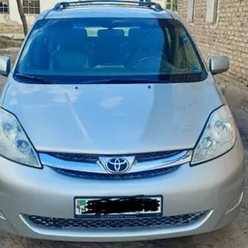 Toyota Sienna 2004