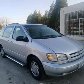 Toyota Sienna 1999