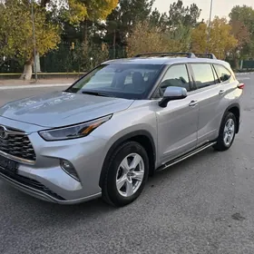 Toyota Highlander 2021