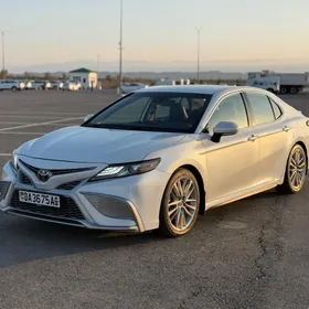 Toyota Camry 2021