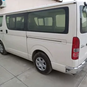 Toyota Hiace 2025