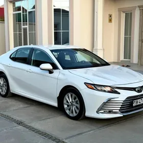 Toyota Camry 2022
