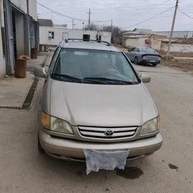 Toyota Sienna 2000