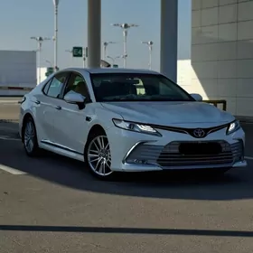 Toyota Camry 2021