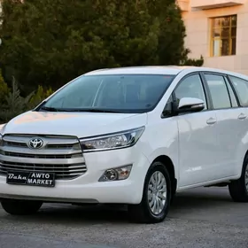 Toyota Innova 2022