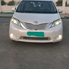 Toyota Sienna 2016