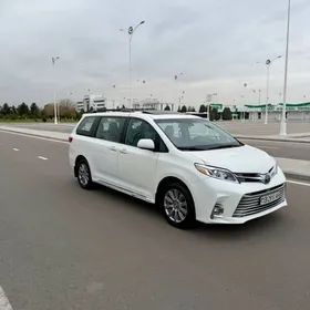 Toyota Sienna 2018