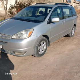 Toyota Sienna 2004