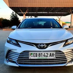 Toyota Camry 2021