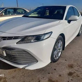 Toyota Camry Hybrid 2020