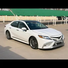 Toyota Camry 2020