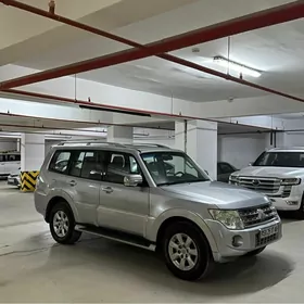 Mitsubishi Pajero 2011