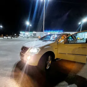 Mercedes-Benz ML350 2010