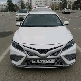 Toyota Camry 2021