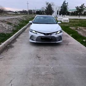 Toyota Camry 2022