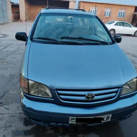 Toyota Sienna 2003