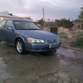 Toyota Camry 2000