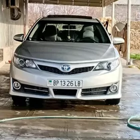Toyota Camry 2014