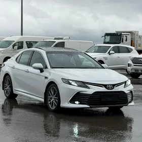 Toyota Camry 2019