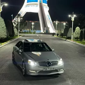 Mercedes-Benz C-Class 2011