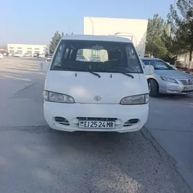 Toyota Hiace 2001