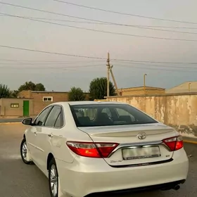 Toyota Camry 2017
