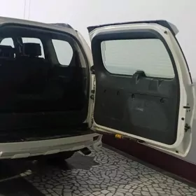 Toyota Land Cruiser Prado 2014