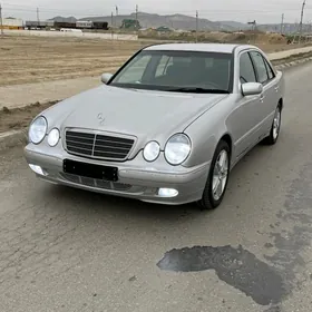 Mercedes-Benz E320 2001