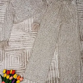 Костюм блестящий, женский