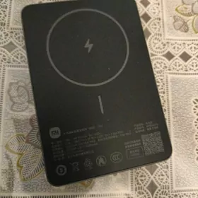 телефон ,и 2пауэрбанка