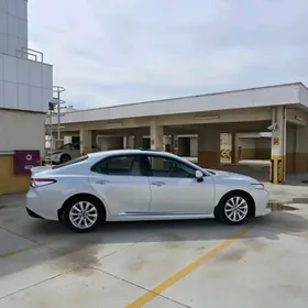 Toyota Camry 2019