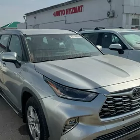 Toyota Highlander 2021