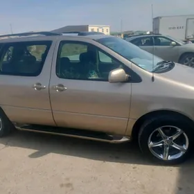 Toyota Sienna 2001