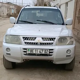 Mitsubishi Pajero 2003