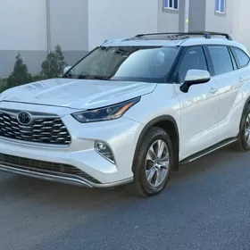 Toyota Highlander 2021