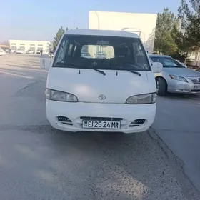 Toyota Hiace 2001