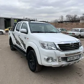 Toyota Hilux 2013