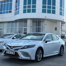 Toyota Camry 2021