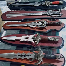 Сувенирные мечи и кинжалы