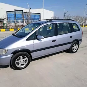 Opel Zafira 2022