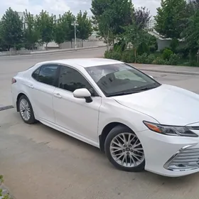Toyota Camry 2018