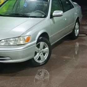 Toyota Camry 2000