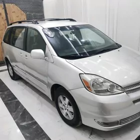 Toyota Sienna 2005