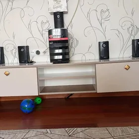 полка по телевизор