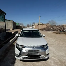 Mitsubishi Outlander 2022