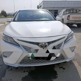 Toyota Camry 2018
