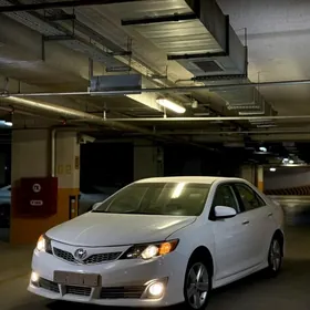 Toyota Camry 2012
